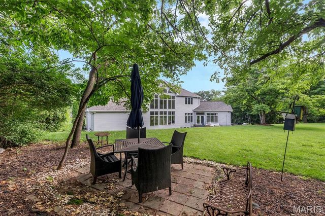 845 Coulange Court, Creve Coeur, MO 63141