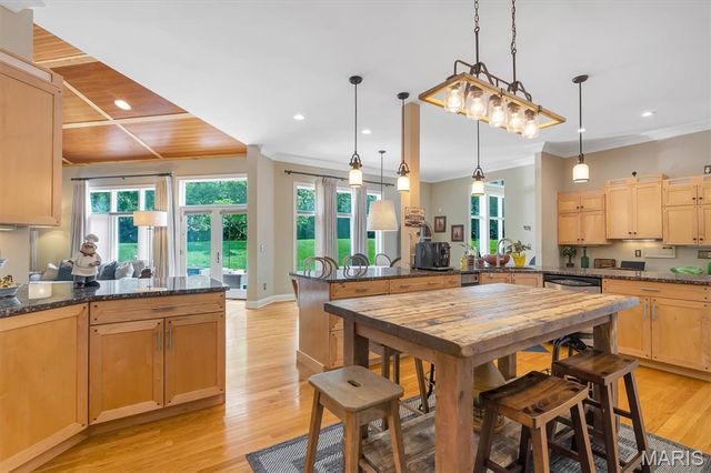 845 Coulange Court, Creve Coeur, MO 63141