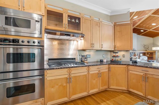 845 Coulange Court, Creve Coeur, MO 63141