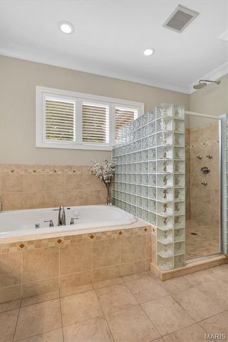 845 Coulange Court, Creve Coeur, MO 63141