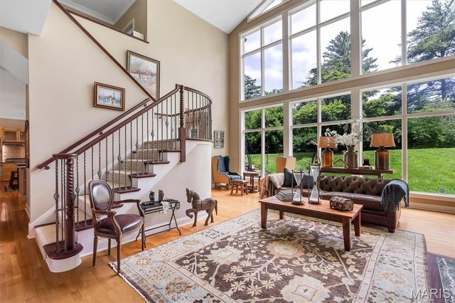 845 Coulange Court, Creve Coeur, MO 63141