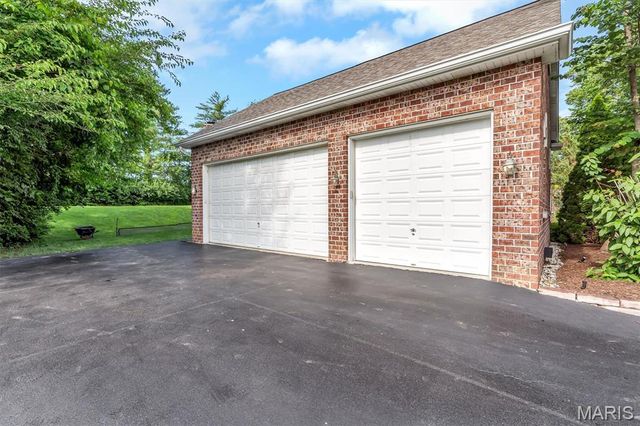 845 Coulange Court, Creve Coeur, MO 63141
