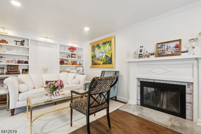 19 Linwood Ave, Midland Park Boro, NJ 07432