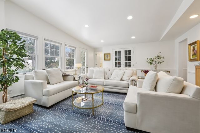 19 Linwood Ave, Midland Park Boro, NJ 07432