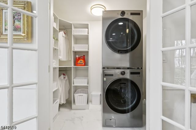 19 Linwood Ave, Midland Park Boro, NJ 07432