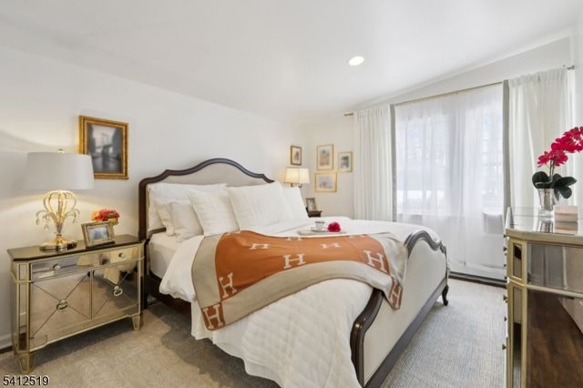 19 Linwood Ave, Midland Park Boro, NJ 07432