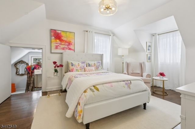 19 Linwood Ave, Midland Park Boro, NJ 07432