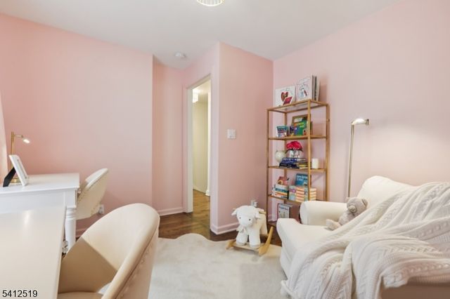 19 Linwood Ave, Midland Park Boro, NJ 07432