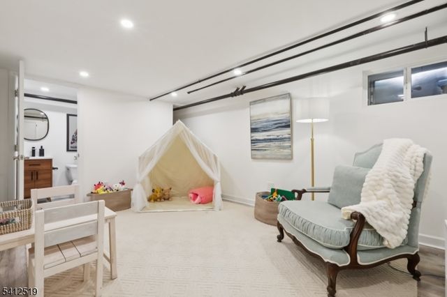 19 Linwood Ave, Midland Park Boro, NJ 07432