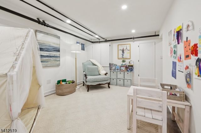 19 Linwood Ave, Midland Park Boro, NJ 07432