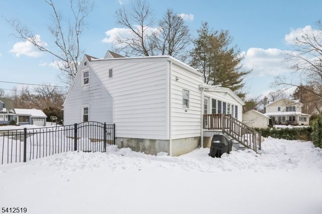 19 Linwood Ave, Midland Park Boro, NJ 07432