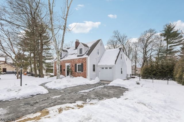 19 Linwood Ave, Midland Park Boro, NJ 07432