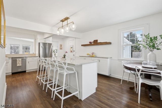 19 Linwood Ave, Midland Park Boro, NJ 07432