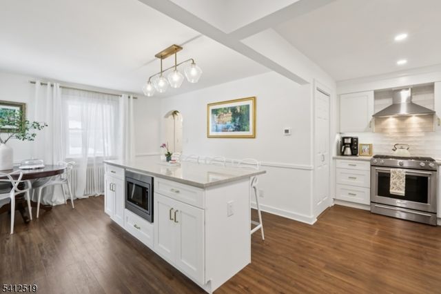 19 Linwood Ave, Midland Park Boro, NJ 07432