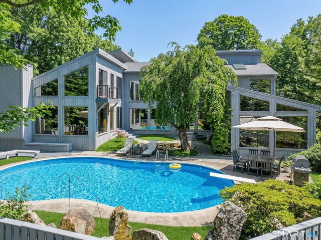 66 Dogwood Lane, Trumbull, CT 06611