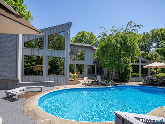 66 Dogwood Lane, Trumbull, CT 06611