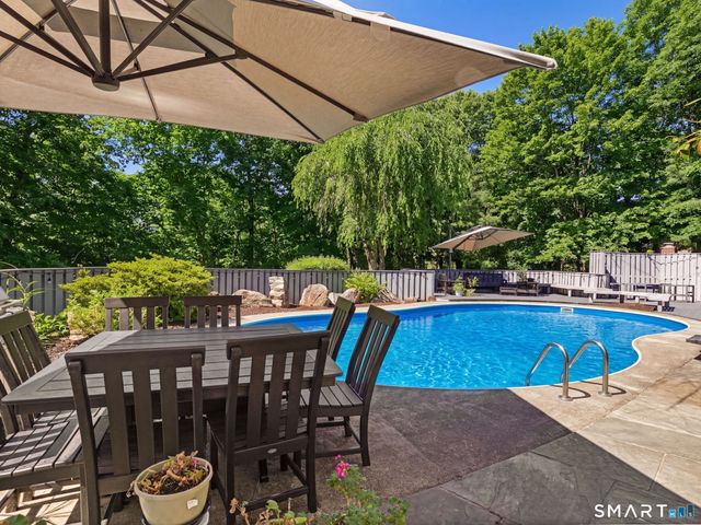 66 Dogwood Lane, Trumbull, CT 06611
