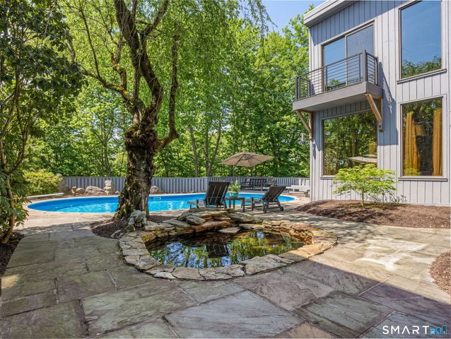 66 Dogwood Lane, Trumbull, CT 06611