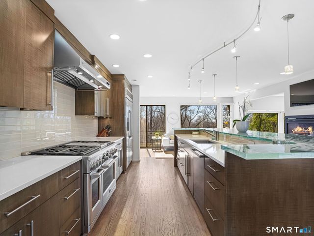 66 Dogwood Lane, Trumbull, CT 06611