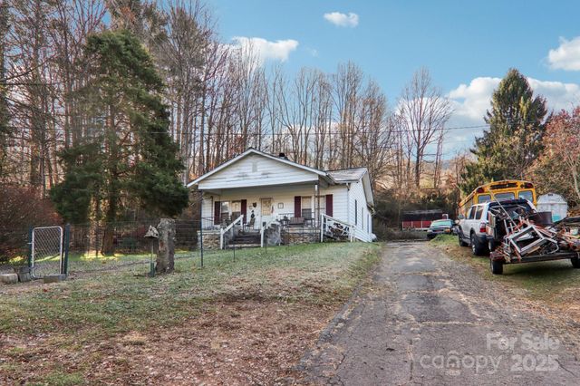 5 Ladybug Drive, Waynesville, NC 28786