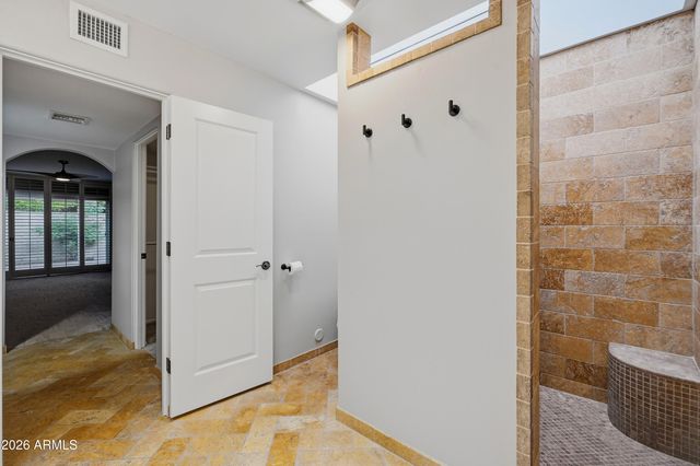7836 E CRESTWOOD Way, Scottsdale, AZ 85250