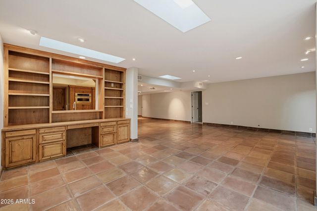 7836 E CRESTWOOD Way, Scottsdale, AZ 85250