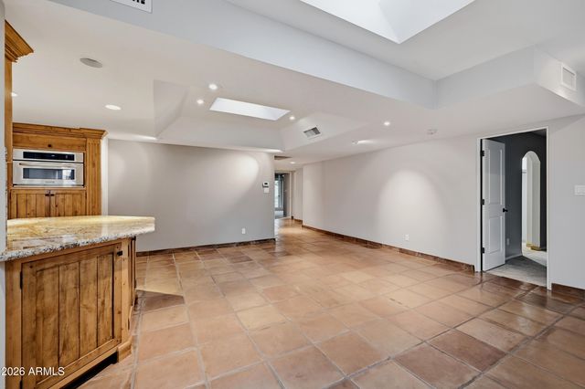 7836 E CRESTWOOD Way, Scottsdale, AZ 85250