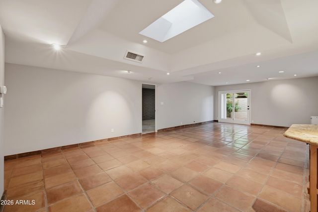 7836 E CRESTWOOD Way, Scottsdale, AZ 85250