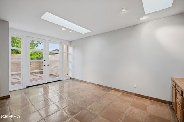 7836 E CRESTWOOD Way, Scottsdale, AZ 85250