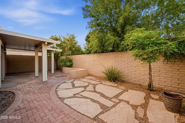 7836 E CRESTWOOD Way, Scottsdale, AZ 85250