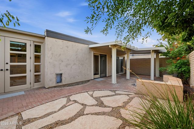 7836 E CRESTWOOD Way, Scottsdale, AZ 85250