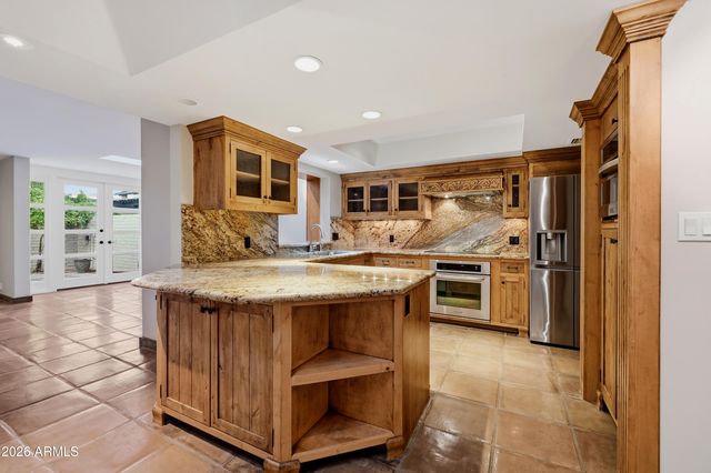 7836 E CRESTWOOD Way, Scottsdale, AZ 85250