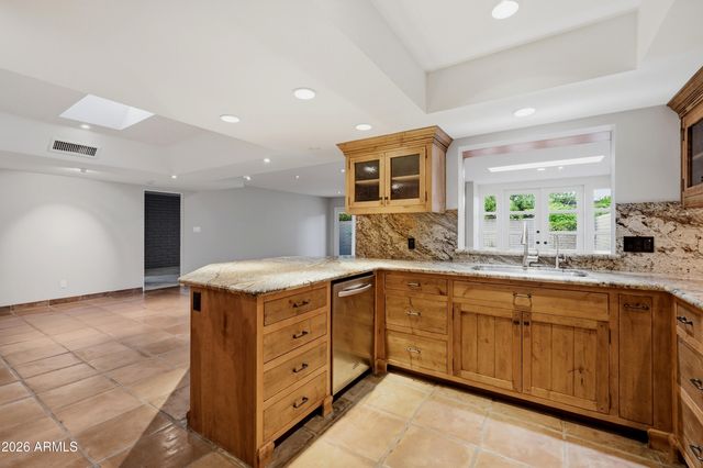 7836 E CRESTWOOD Way, Scottsdale, AZ 85250