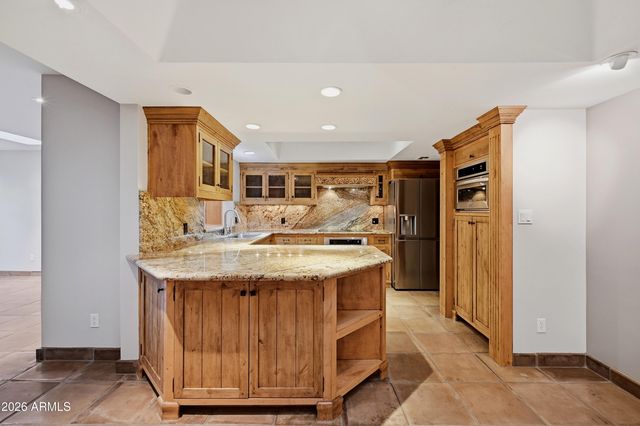 7836 E CRESTWOOD Way, Scottsdale, AZ 85250