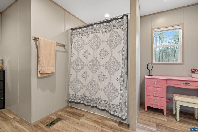 235 SHORES RD, Palmyra, VA 22963