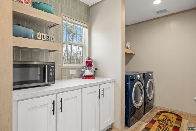 235 SHORES RD, Palmyra, VA 22963