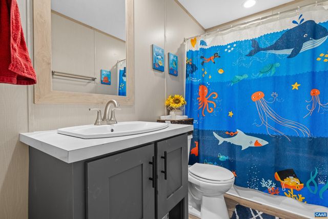 235 SHORES RD, Palmyra, VA 22963