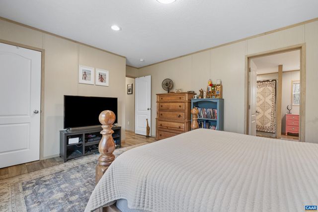 235 SHORES RD, Palmyra, VA 22963