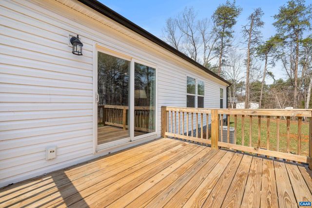 235 SHORES RD, Palmyra, VA 22963