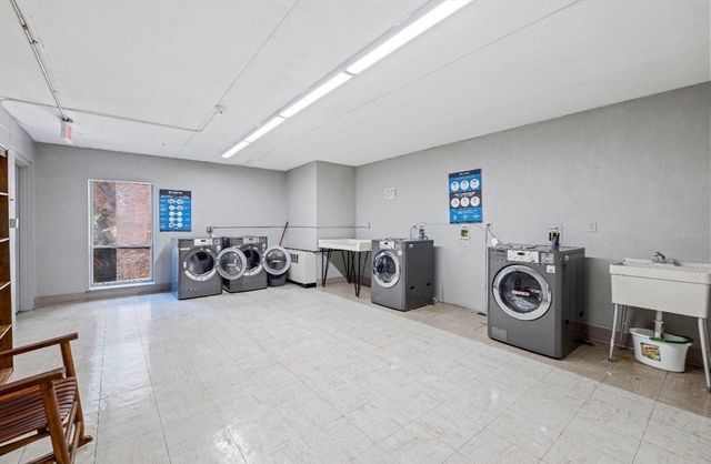 50-56 Broadlawn Park 221, Boston, MA 02467