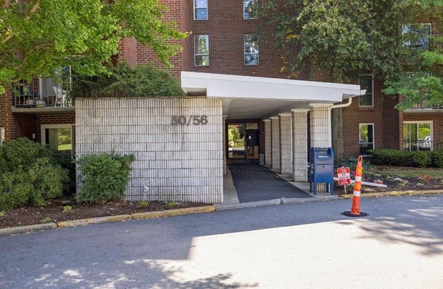 50-56 Broadlawn Park 221, Boston, MA 02467