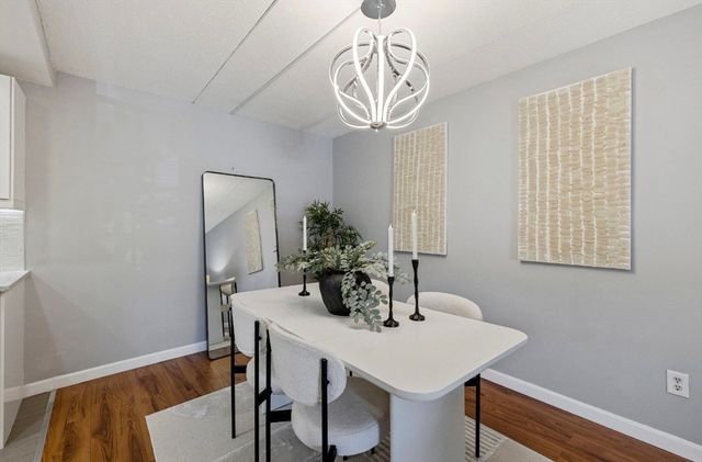 50-56 Broadlawn Park 221, Boston, MA 02467