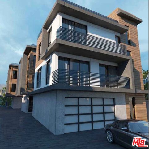 553 N Heliotrope Drive, Los Angeles, CA 90004