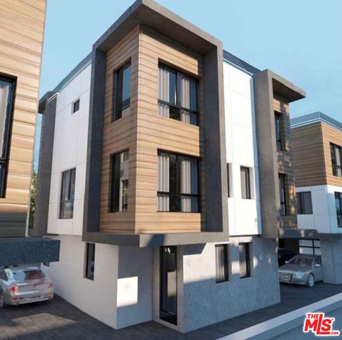 553 N Heliotrope Drive, Los Angeles, CA 90004
