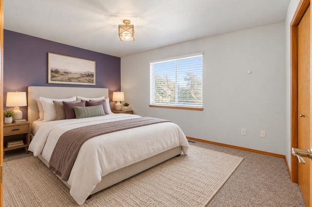 9008 N Oak St, Spokane, WA 99208