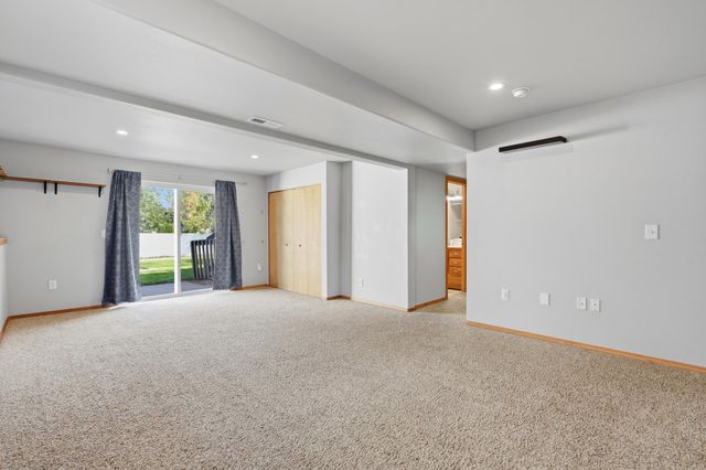 9008 N Oak St, Spokane, WA 99208