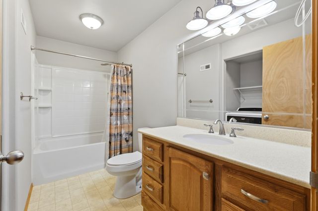 9008 N Oak St, Spokane, WA 99208