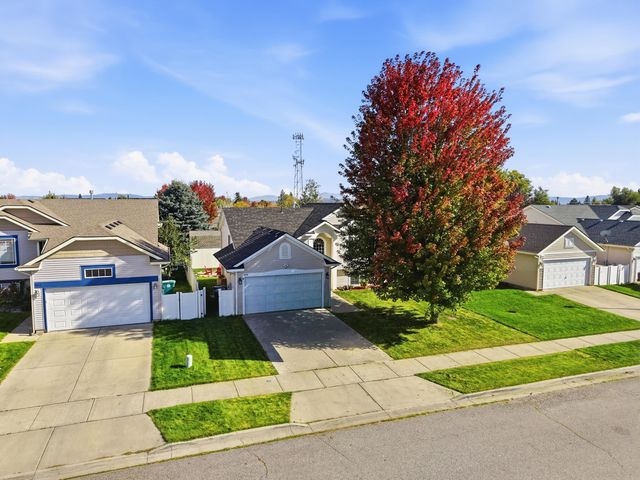 9008 N Oak St, Spokane, WA 99208