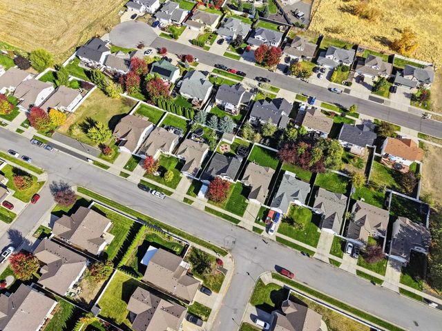 9008 N Oak St, Spokane, WA 99208
