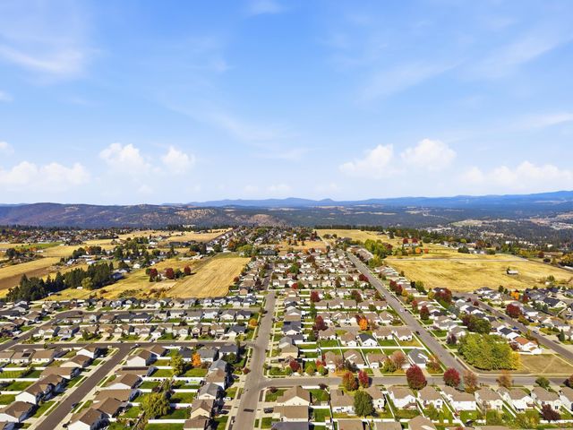 9008 N Oak St, Spokane, WA 99208